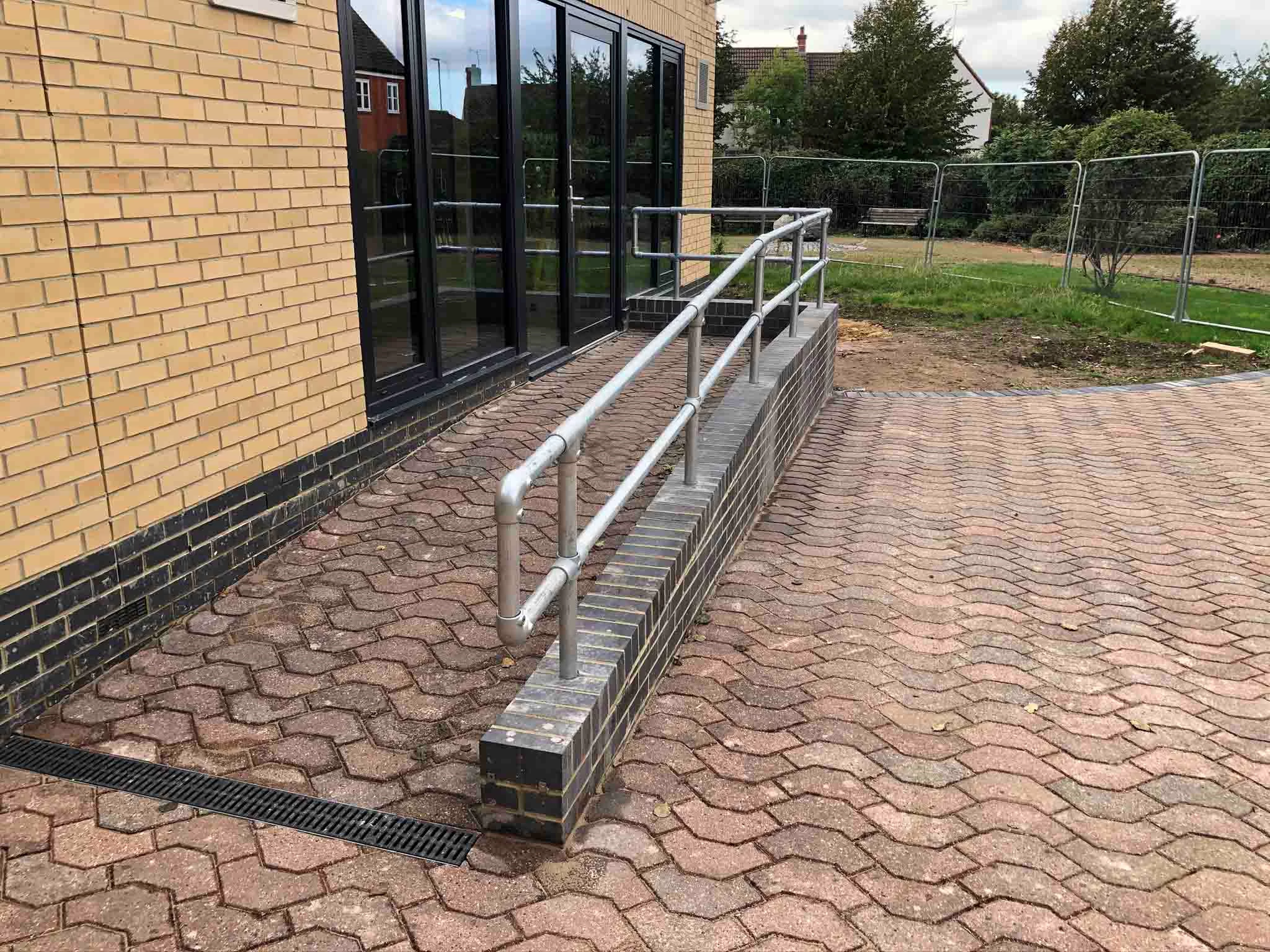 Kee Klamp Safety Railing Ramp