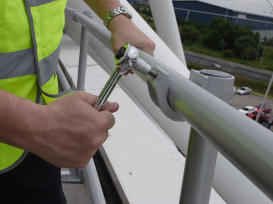 fall protection equipment / guardrails / handrails / collective fall protection / roof safety railings