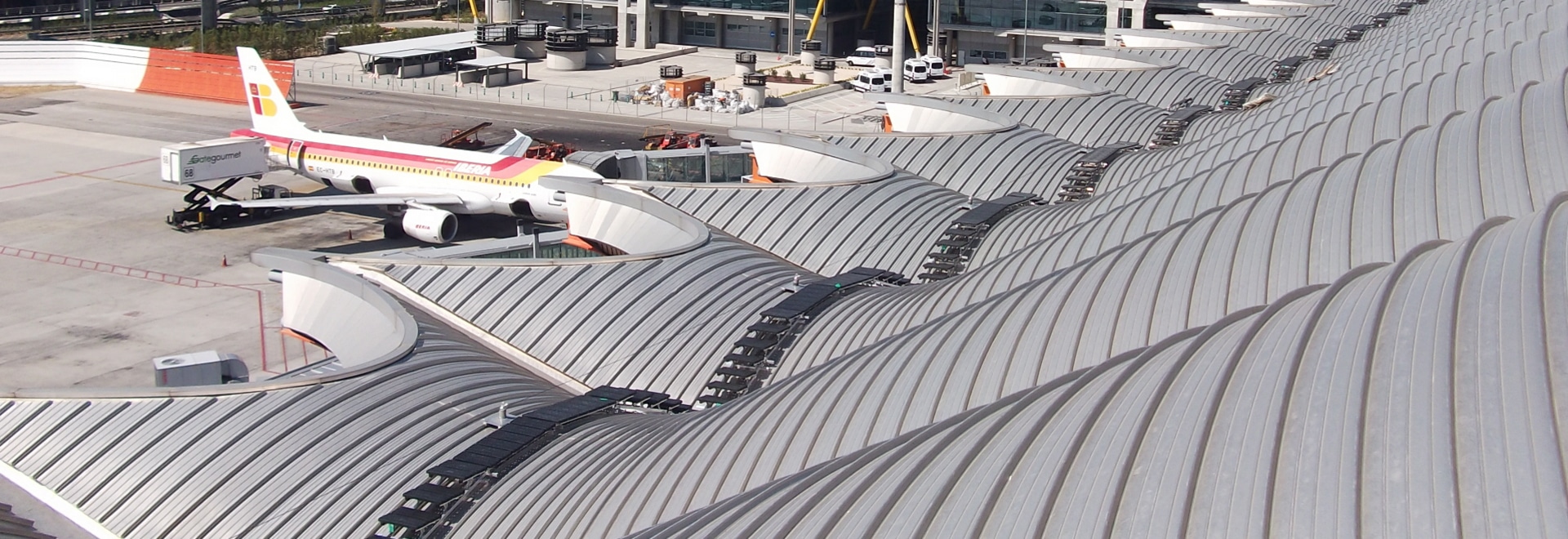 plataforma tejados | trabajos en altura | seguridad trabajos en altura | plataforma cubiertas